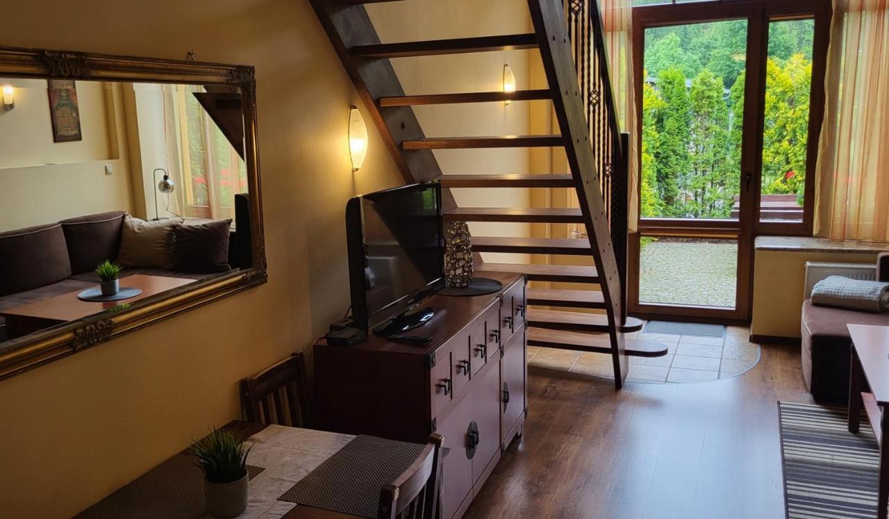 Apartament Jozefina 8 Dwupoziomowy Z Tarasem シクラルスカ・ポレンバ エクステリア 写真